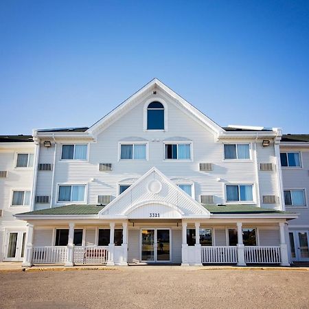 Travelodge Suites By Wyndham Regina - Eastgate Bay Екстер'єр фото