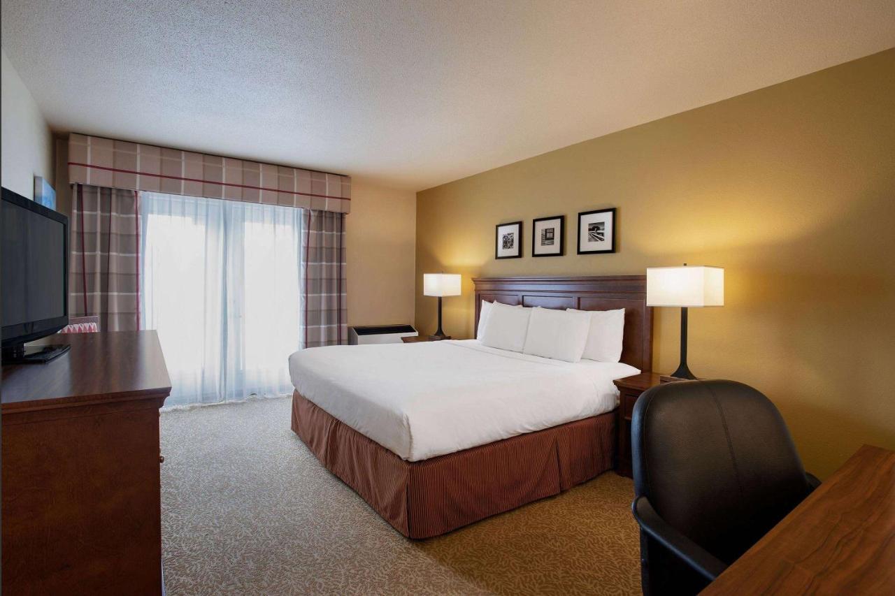 Travelodge Suites By Wyndham Regina - Eastgate Bay Екстер'єр фото