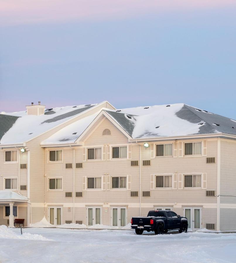 Travelodge Suites By Wyndham Regina - Eastgate Bay Екстер'єр фото
