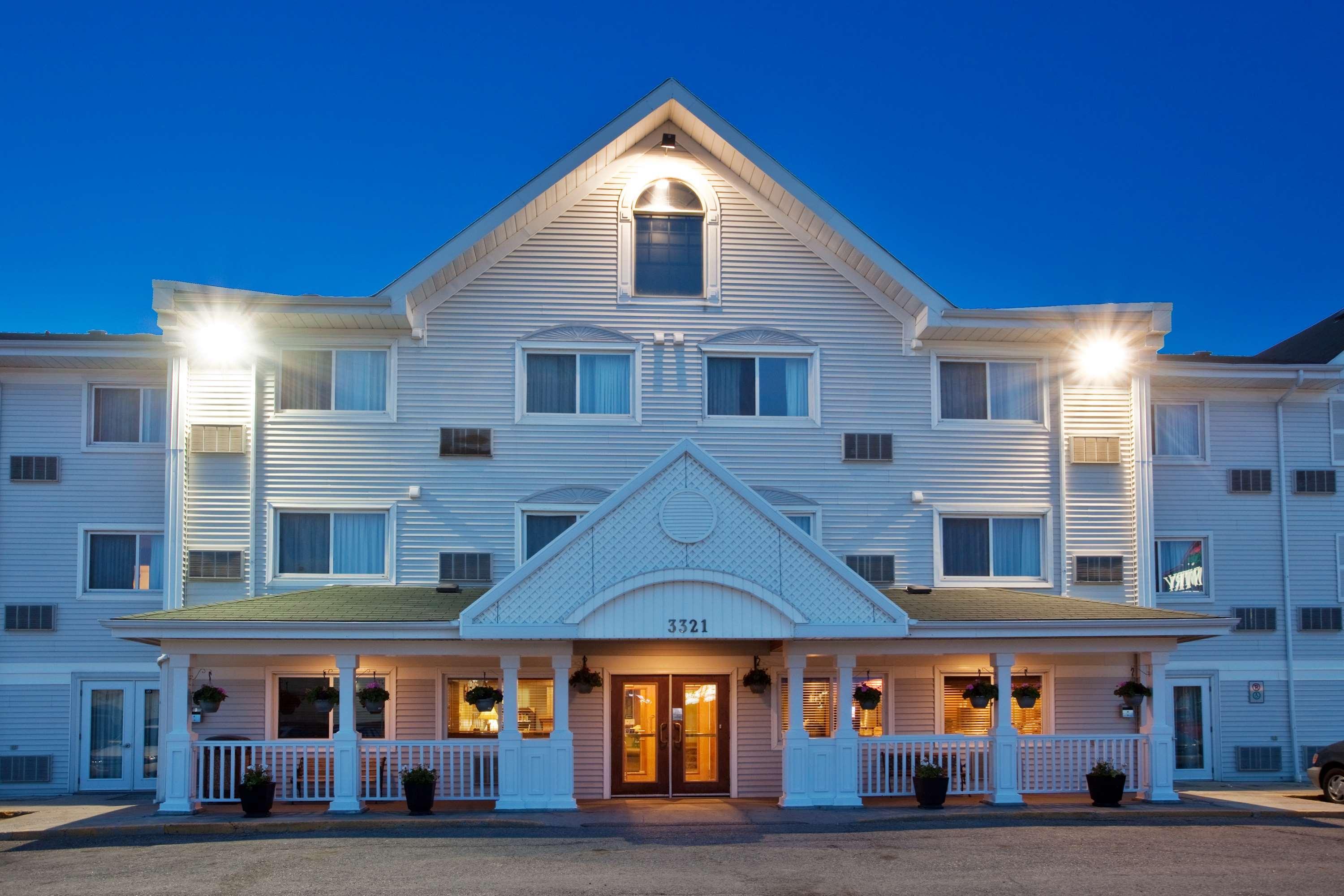 Travelodge Suites By Wyndham Regina - Eastgate Bay Екстер'єр фото