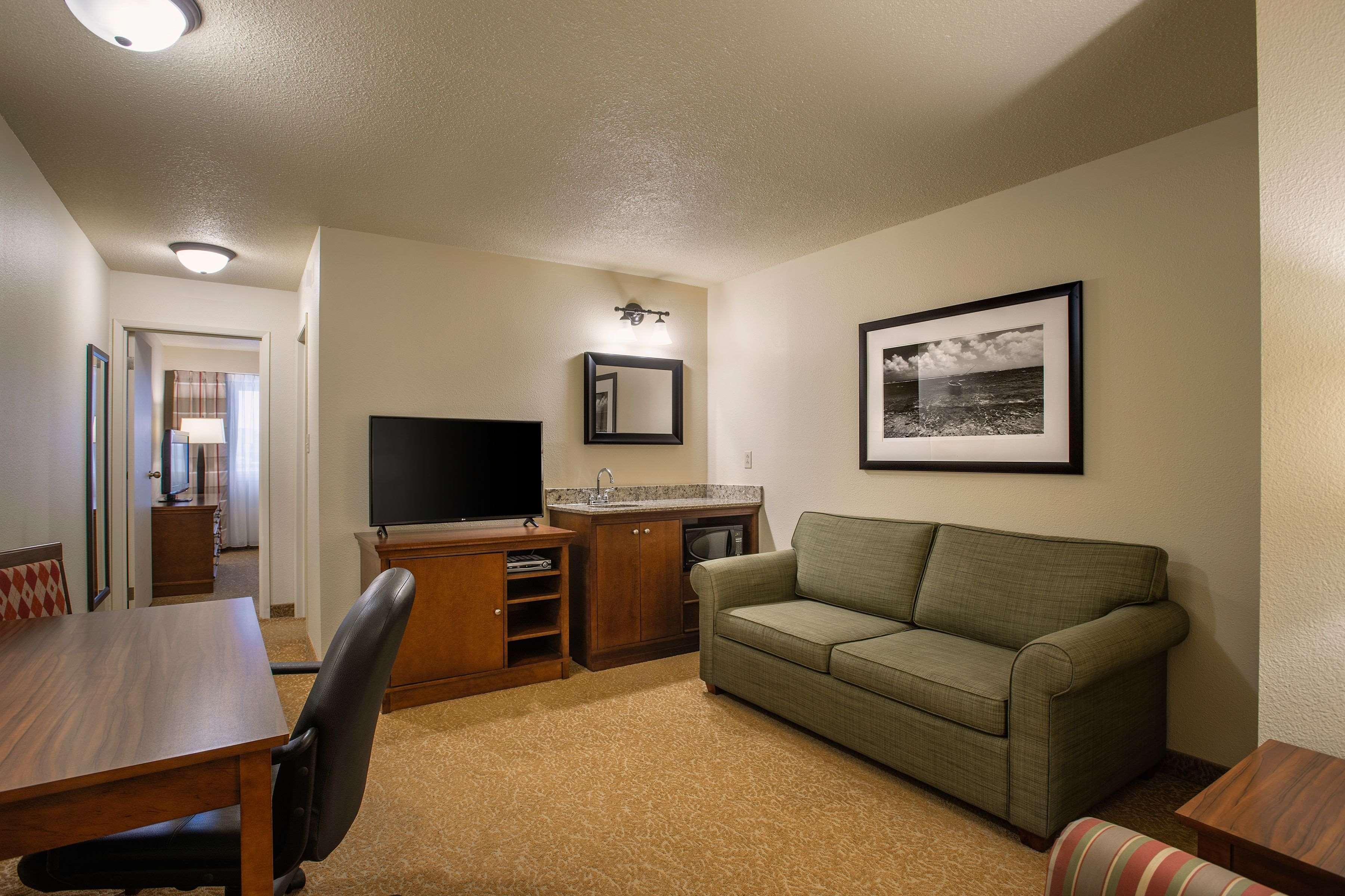 Travelodge Suites By Wyndham Regina - Eastgate Bay Екстер'єр фото