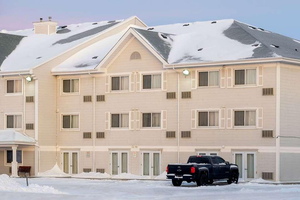 Travelodge Suites By Wyndham Regina - Eastgate Bay Екстер'єр фото